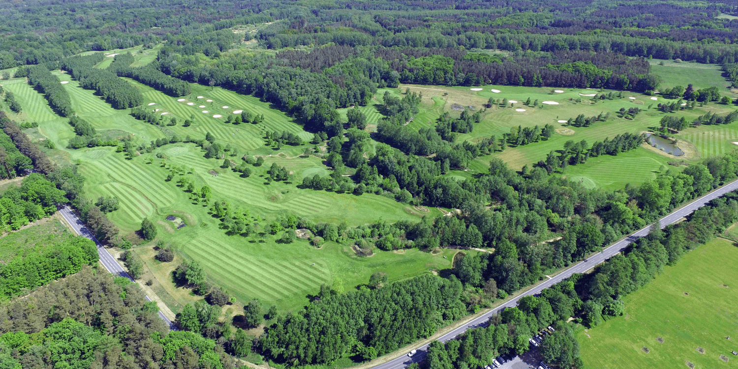 Letecký pohled na golfové hřiště Lázně Bohdaneč